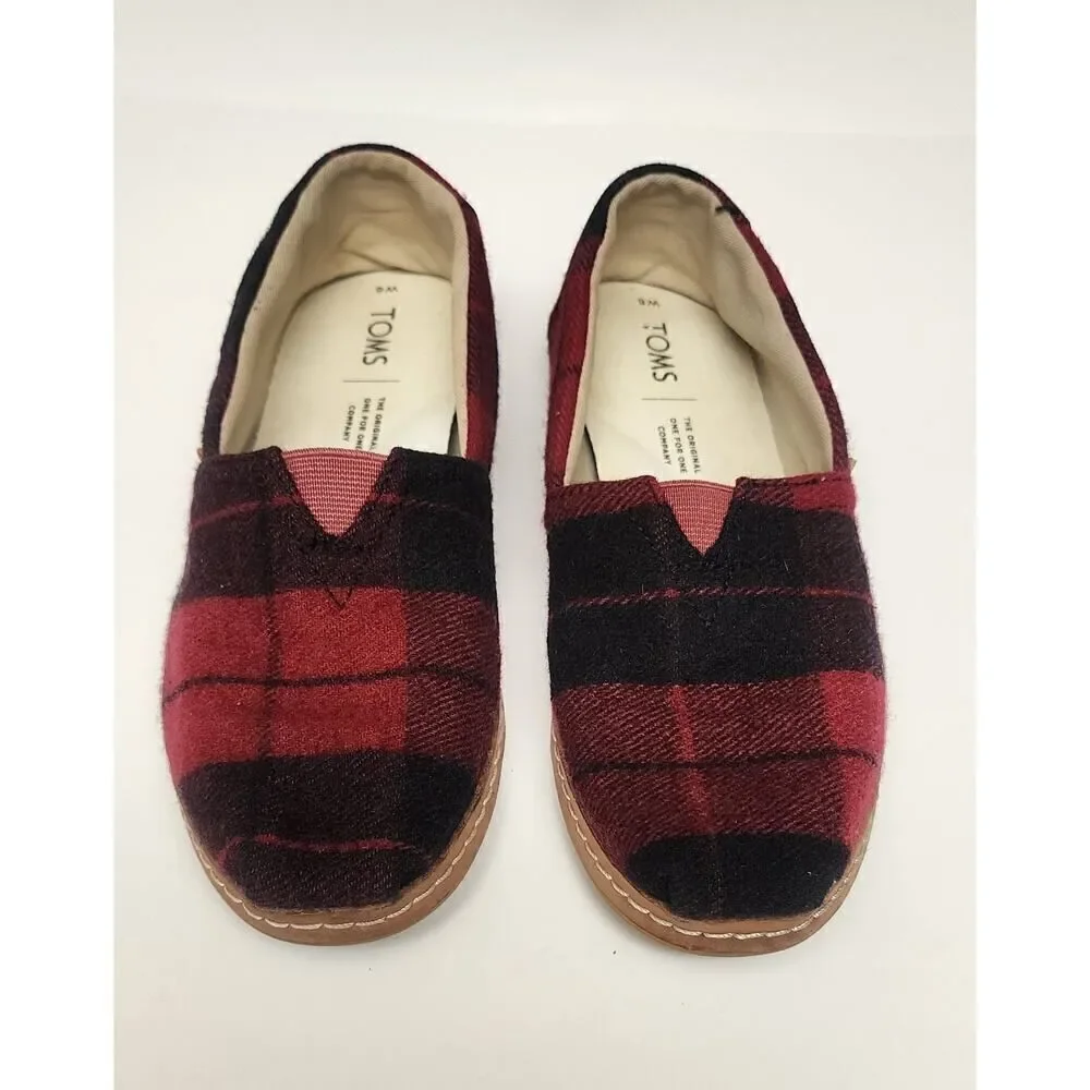 TOMS WOMEN'S CLASSIC SLIP-ON SHOES IN RED PLAID SIZE 6